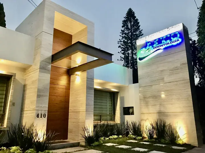 Fachada de Junco Odontología en Río Conchos 410